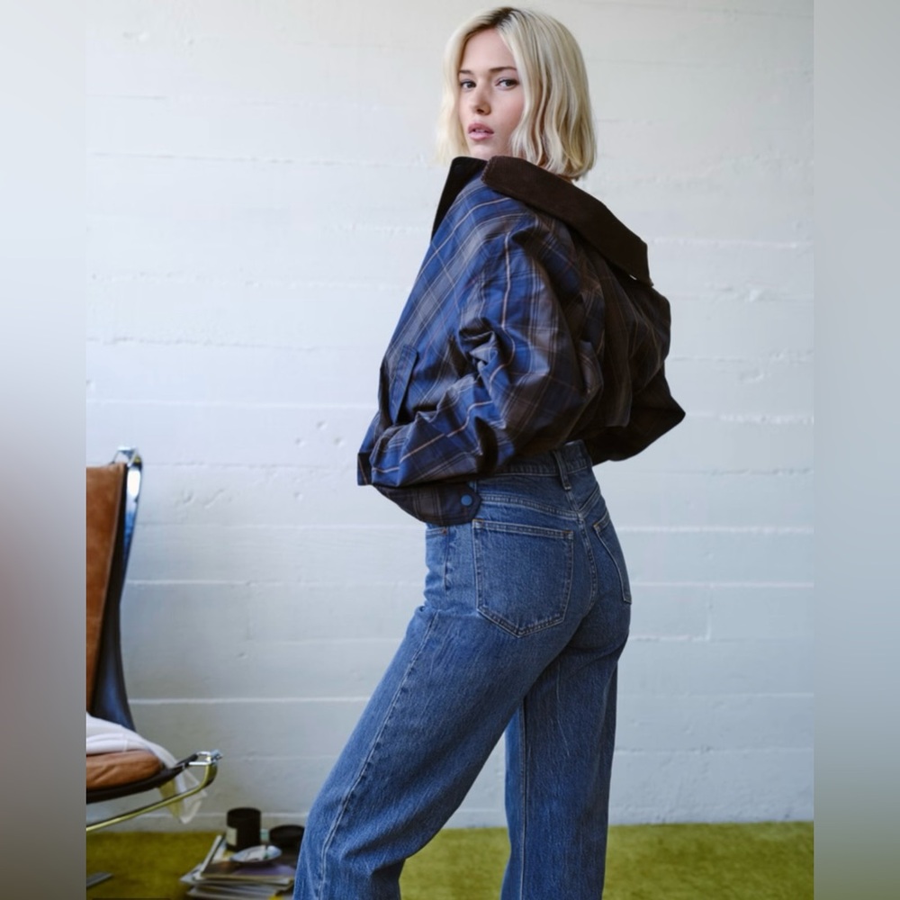 Abercrombie & Fitch High Rise 90s Relaxed Jeans - Picture 2 of 7